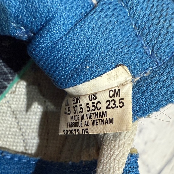 Puma Sneakers with Yellow, Blue, and Red Highlights - Picture 7 of 7